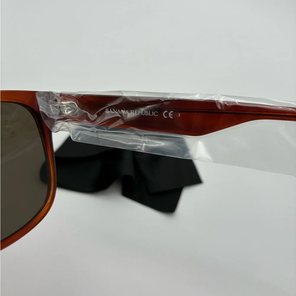 NWT banana republic Brown Tortoise Sunglasses with case